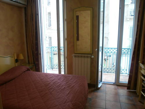 Imagen de la habitación del Hotel Little Palace, Toulon. Foto 6