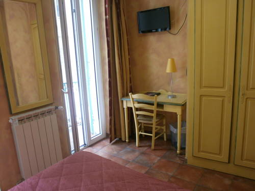Imagen de la habitación del Hotel Little Palace, Toulon. Foto 7