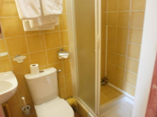 Imagen de la habitación del Hotel Little Palace, Toulon. Foto 8