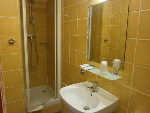 Imagen de la habitación del Hotel Little Palace, Toulon. Foto 12