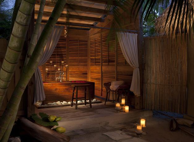 Imagen de la piscina del Hotel Little Palm Island Resort and Spa - A Noble House Resort. Foto 17