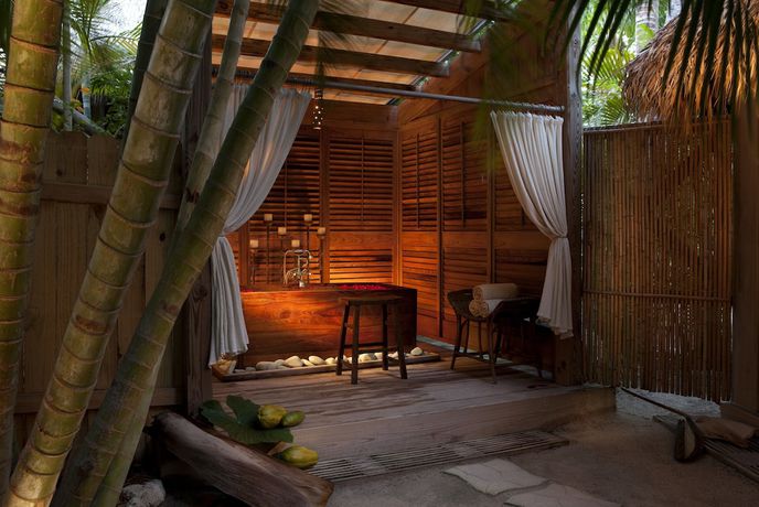 Imagen de la piscina del Hotel Little Palm Island Resort and Spa - A Noble House Resort. Foto 19