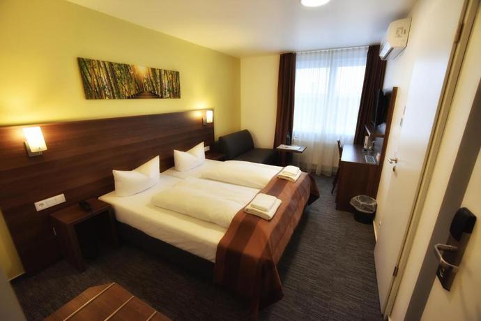 Imagen general del Hotel Little Paris. Foto 3