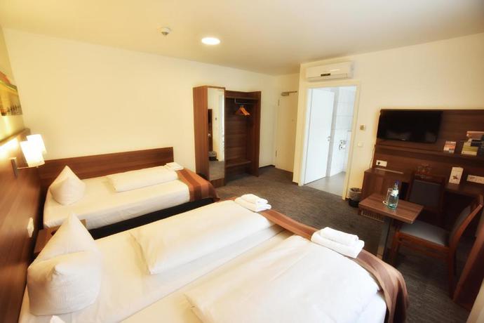 Imagen general del Hotel Little Paris. Foto 10