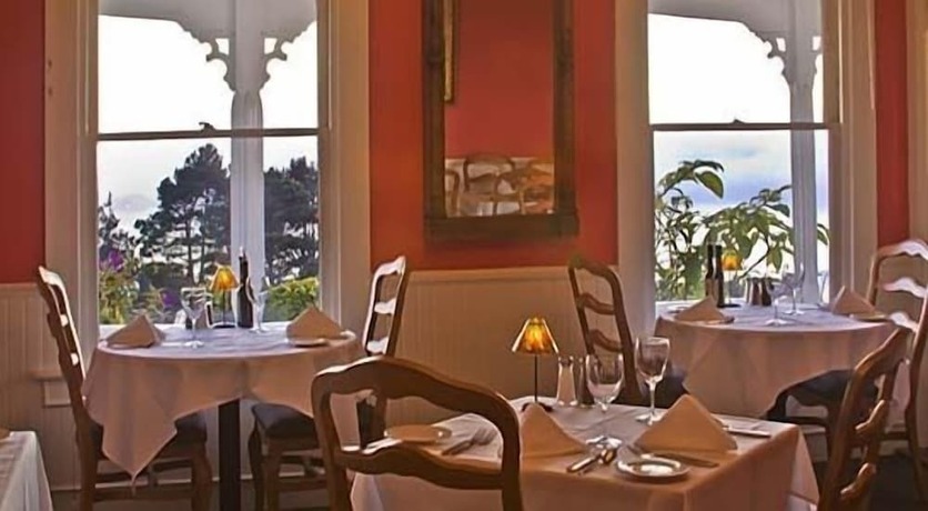Imagen del bar/restaurante del Hotel Little River Inn. Foto 10