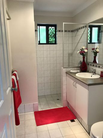 Imagen de la habitación del Hotel Little Shangri-la. Foto 10