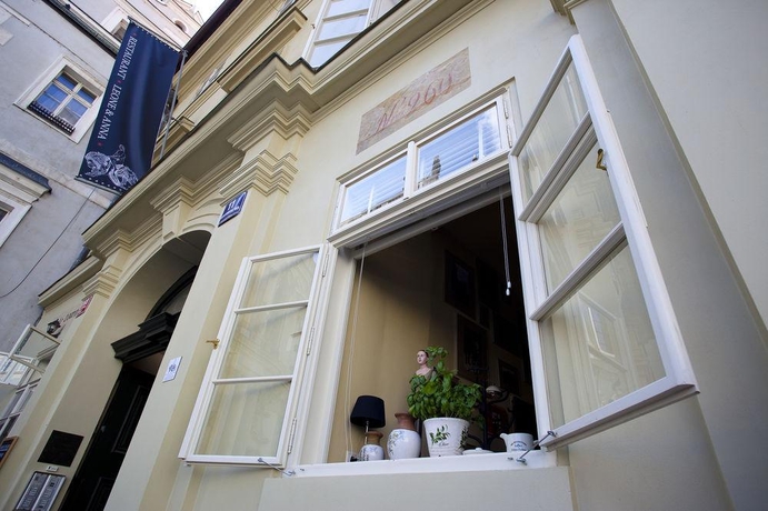 Imagen general del Hotel Little Town Budget Hotel. Foto 6