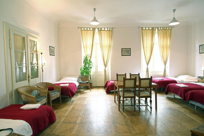 Imagen general del Hotel Little Town Budget Hotel. Foto 9