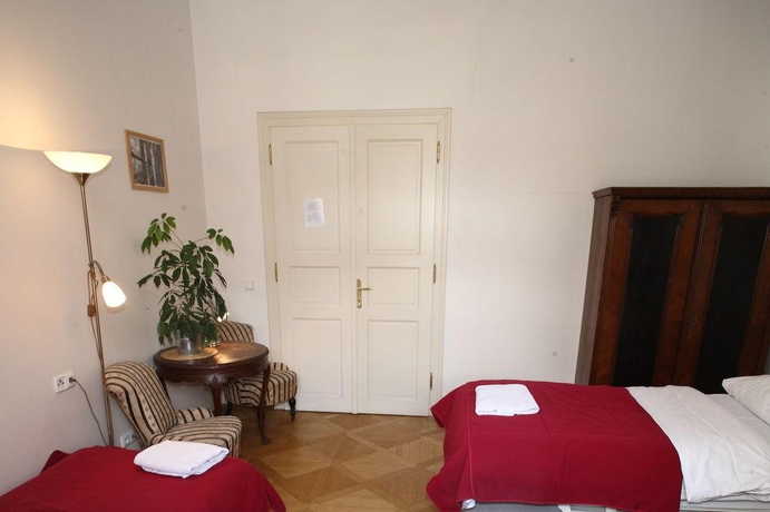 Imagen general del Hotel Little Town Budget Hotel. Foto 10