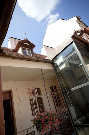 Imagen general del Hotel Little Town Budget Hotel. Foto 11