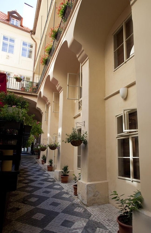 Imagen general del Hotel Little Town Budget Hotel. Foto 15