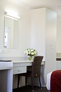 Imagen de la habitación del Hotel Littomore Suites Bathurst. Foto 6