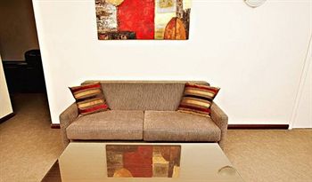 Imagen de la piscina del Hotel Littomore Suites Bathurst. Foto 15