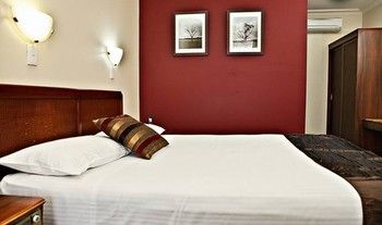 Imagen de la habitación del Hotel Littomore Suites Bathurst. Foto 9
