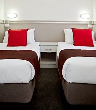 Imagen de los interiores del Hotel Littomore Suites Bathurst. Foto 13