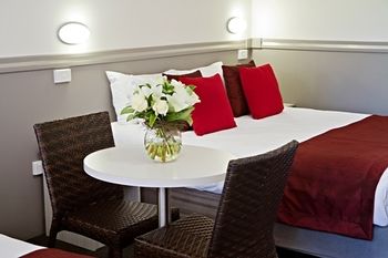 Imagen de la habitación del Hotel Littomore Suites Bathurst. Foto 11