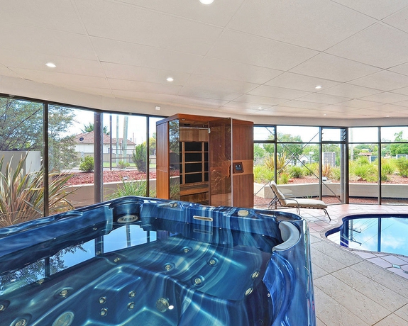Imagen de la piscina del Hotel Littomore on Stewart. Foto 16