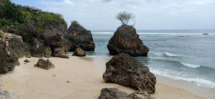 Imagen de los exteriores del Hotel Litus Bingin Uluwatu. Foto 15