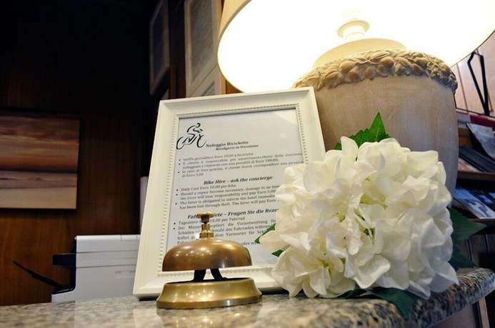 Imagen de los interiores del Hotel Li&ugrave;. Foto 18