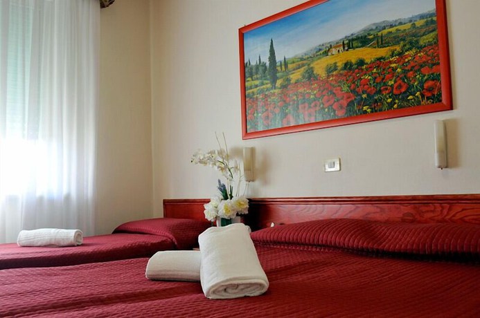 Imagen de la habitación del Hotel Li&ugrave;. Foto 8