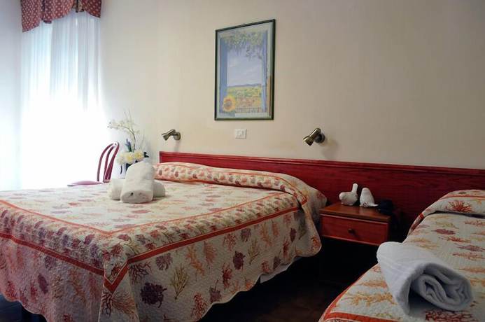 Imagen de la habitación del Hotel Li&ugrave;. Foto 10