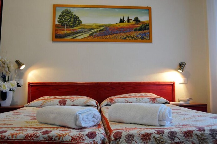 Imagen de la habitación del Hotel Li&ugrave;. Foto 14