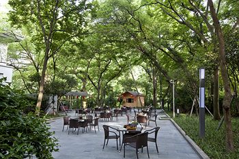 Imagen de los exteriores del Hotel Liutong Hangzhou. Foto 7