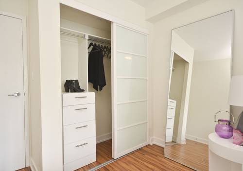 Imagen de la habitación del Hotel Liv Extended Stay. Foto 13