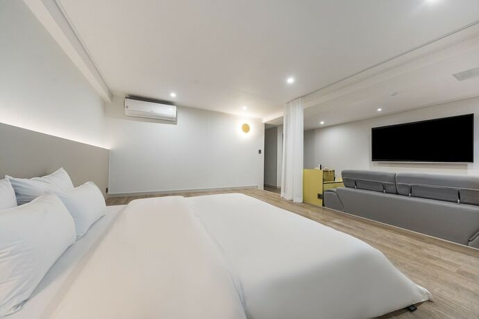 Imagen de la habitación del Hotel Liv Life. Foto 14