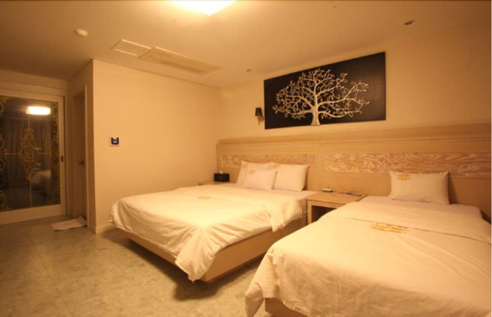 Imagen de la habitación del Hotel Liv Life. Foto 24