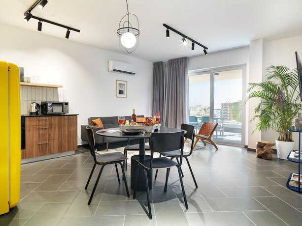 Imagen de la habitación del Hotel Liv Urban Larnaca. Foto 17
