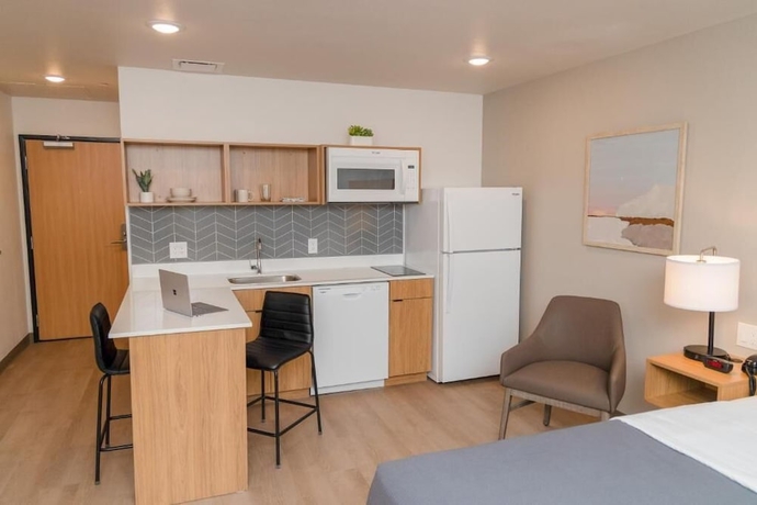 Imagen de la habitación del Hotel LivAway Suites Phoenix-Glendale. Foto 3