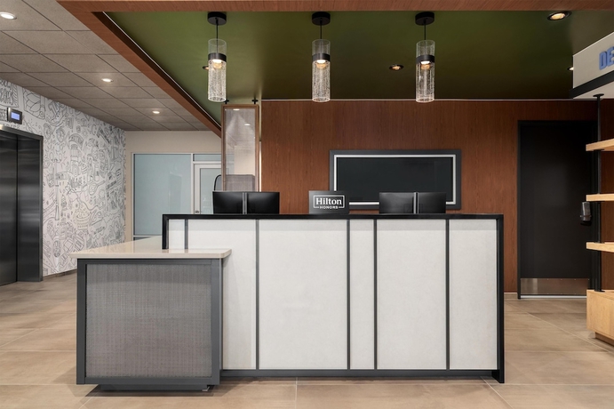 Imagen de los interiores del Hotel LivSmart Studios by Hilton Columbia Greystone. Foto 16