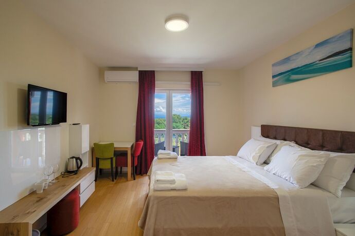 Imagen de la habitación del Hotel Livadic. Foto 17