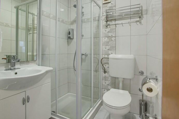 Imagen de la habitación del Hotel Livadic. Foto 30
