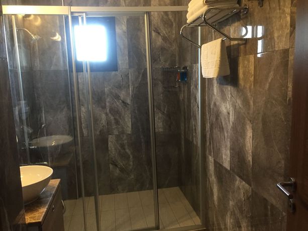 Imagen de la habitación del Hotel Livana. Foto 8