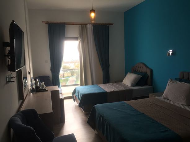 Imagen de la habitación del Hotel Livana. Foto 9