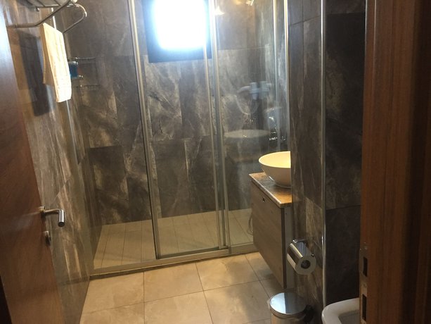Imagen de la habitación del Hotel Livana. Foto 14