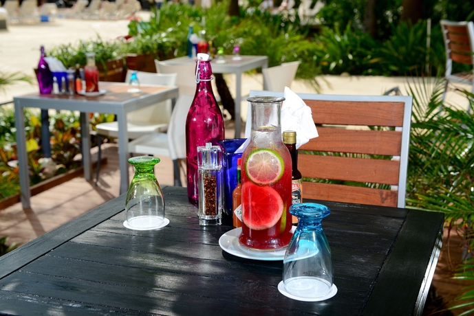 Imagen del bar/restaurante del Hotel Live Aqua Beach Resort Cancún - Adults Only - All Inclusive. Foto 1