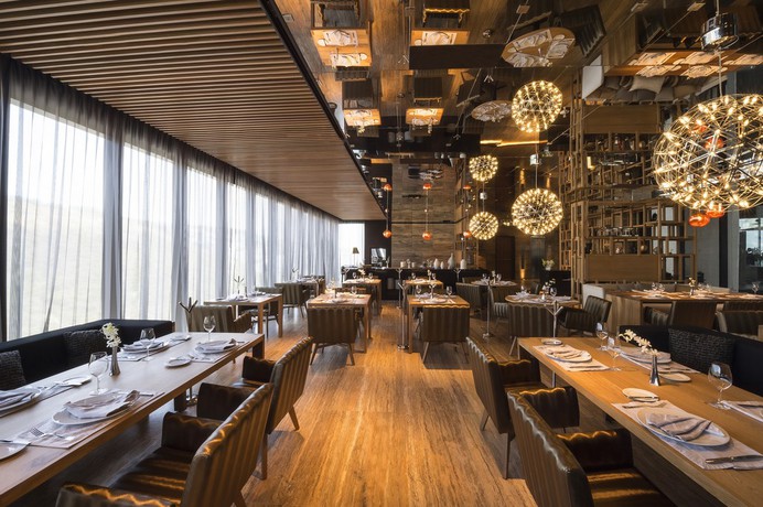 Imagen del bar/restaurante del Hotel Live Aqua Monterrey. Foto 3