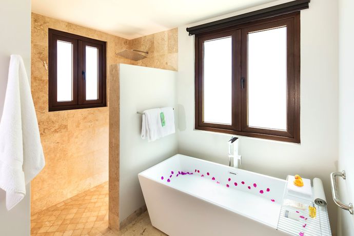 Imagen de la habitación del Hotel Live Aqua Private Residences Los Cabos. Foto 14