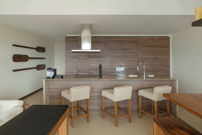Imagen de la habitación del Hotel Live Aqua Private Residences Vallarta. Foto 4