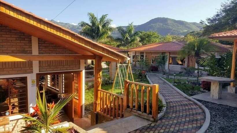 Imagen general del Hotel Live The Life And Toro Bar. Foto 1