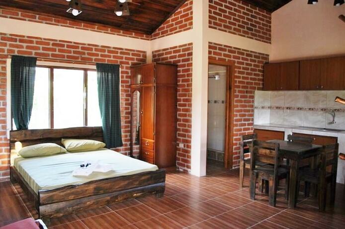 Imagen de la habitación del Hotel Live The Life And Toro Bar. Foto 10