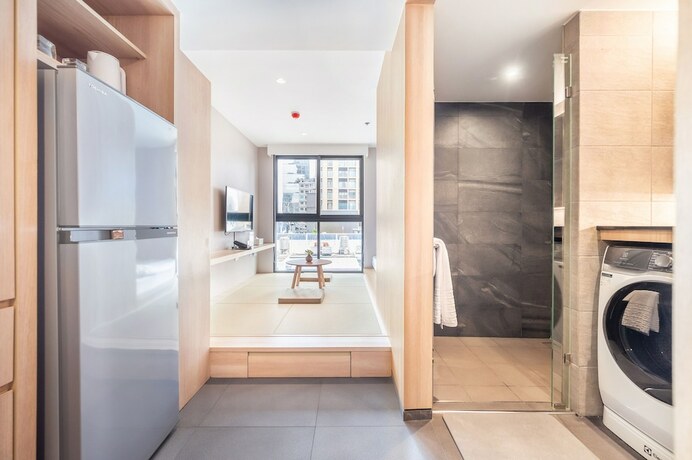 Imagen de la habitación del Hotel LiveZen Bangkok. Foto 17