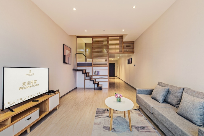 Imagen de la habitación del Hotel Livefortuna. Foto 10