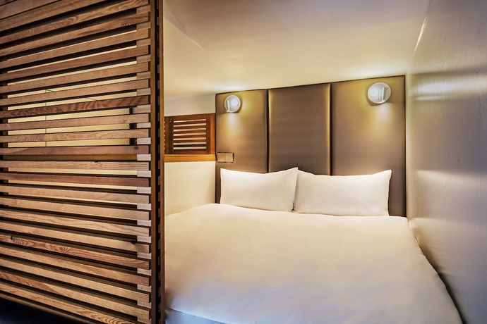 Imagen de la habitación del Hotel Livefortuna. Foto 11