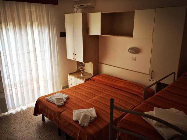 Imagen de la habitación del Hotel Lively. Foto 11