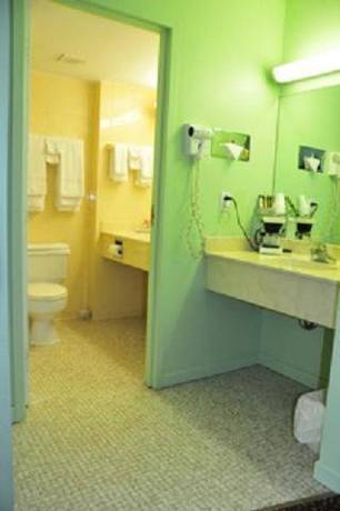 Imagen de la habitación del Hotel Lively Inn and Suites. Foto 15