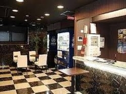 Imagen de los interiores del Hotel Livemax BUDGET Umeda. Foto 3